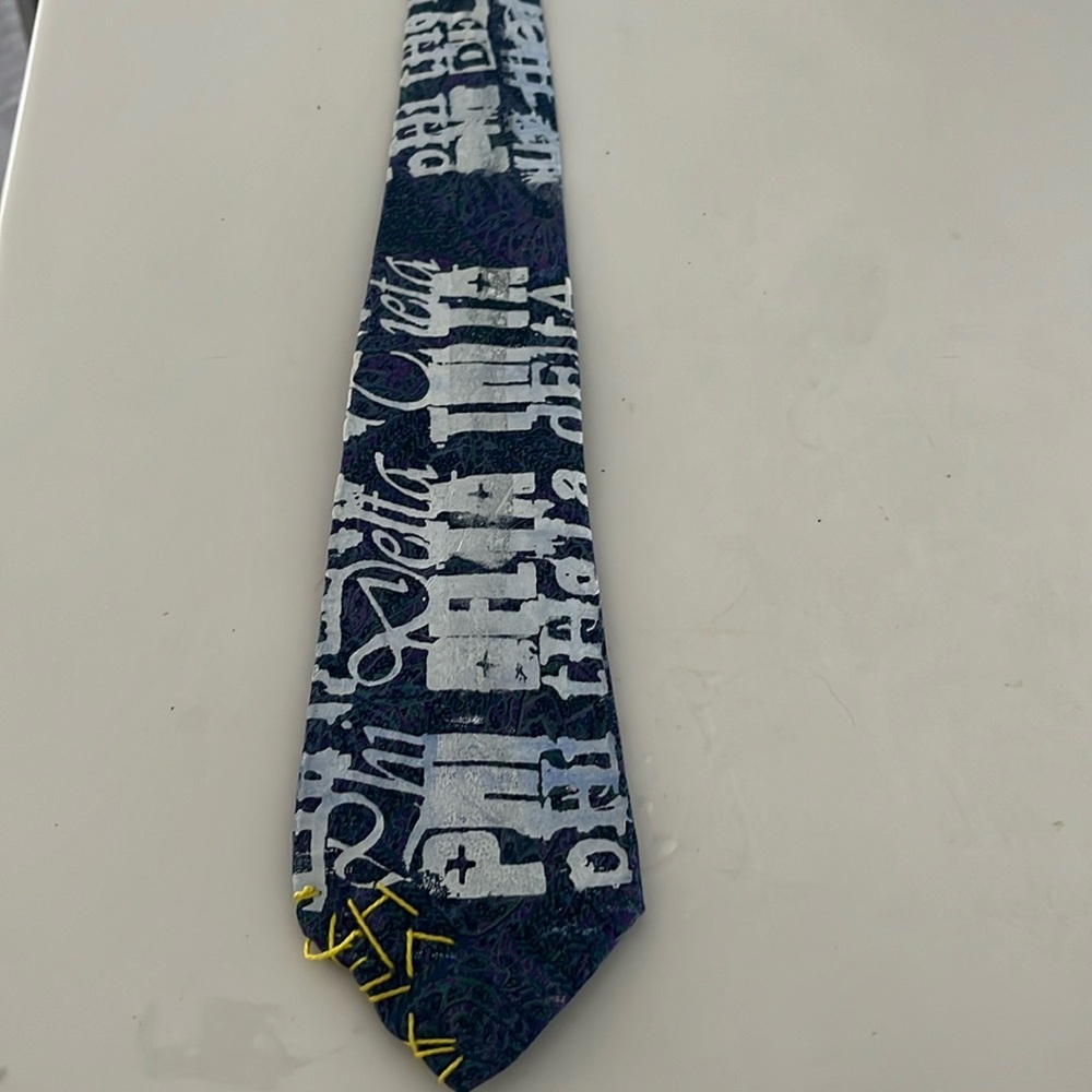 Gucci graffiti tie excellent condition. Blue, green, white and purple.